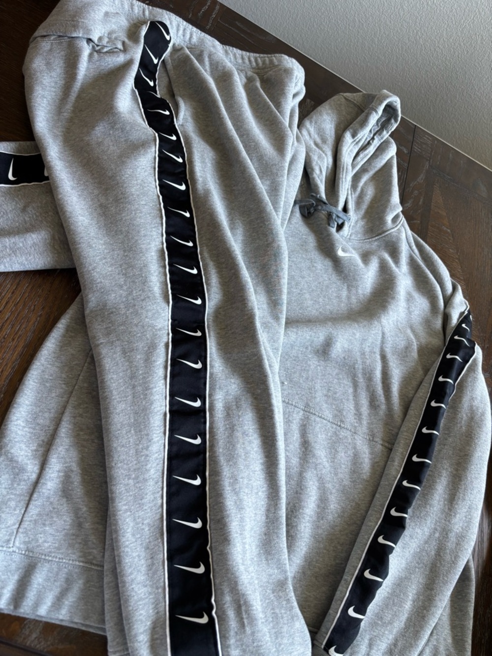 Nike Men’s Sportswear Repeat Fleece Hoodie & Matching Joggers set in Grey